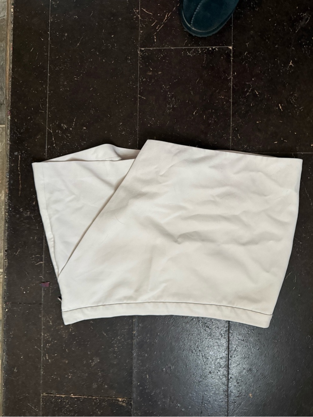aritzia skort size 10